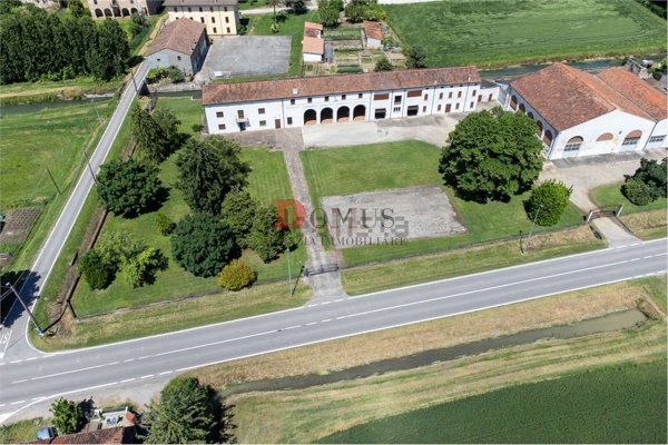 casa indipendente in vendita a San Giorgio Bigarello in zona Bigarello
