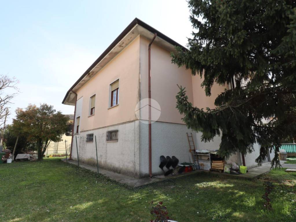 casa indipendente in vendita a San Giorgio Bigarello in zona Tripoli