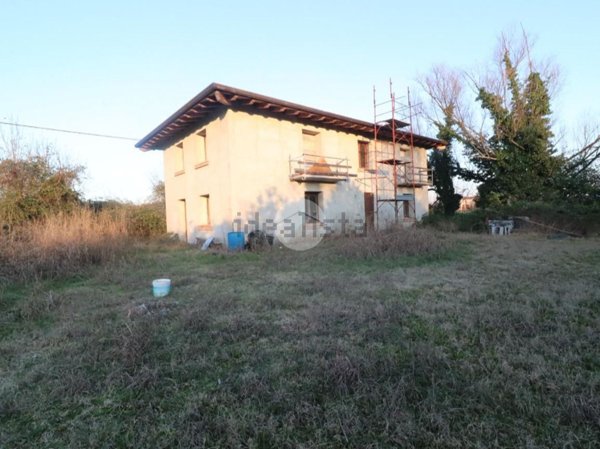 casa indipendente in vendita a San Giorgio Bigarello in zona Bazza