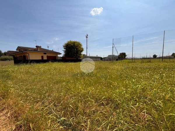 terreno edificabile in vendita a San Giorgio Bigarello
