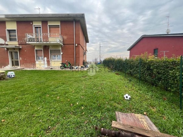 appartamento in vendita a San Giorgio Bigarello in zona Villanova De Bellis
