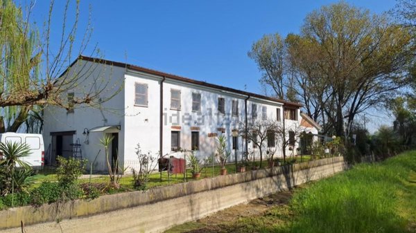 casa indipendente in vendita a San Giorgio Bigarello in zona Stradella