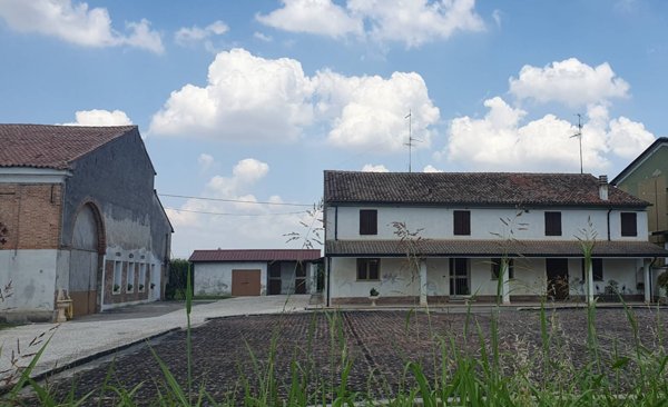 casa indipendente in vendita a San Giorgio Bigarello in zona Ghisiolo