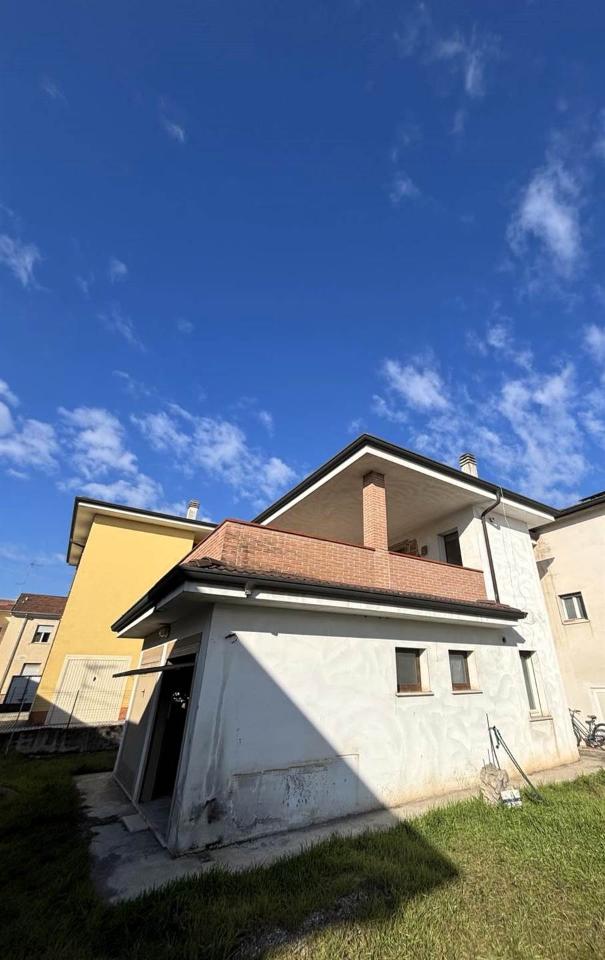 casa indipendente in vendita a San Giorgio Bigarello in zona Mottella