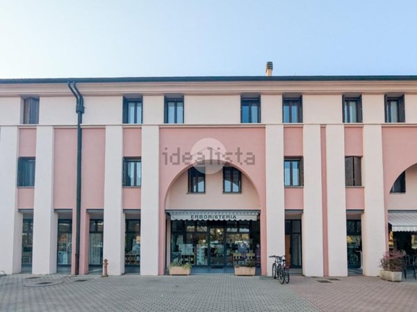 locale commerciale in vendita a San Giorgio Bigarello