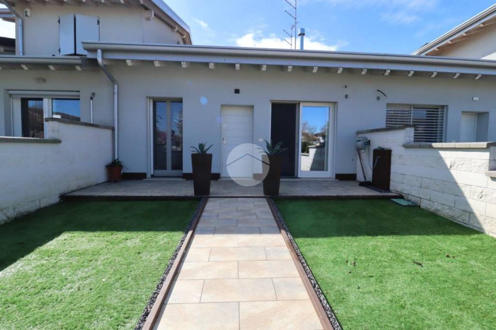 casa indipendente in vendita a San Giorgio Bigarello in zona Tripoli