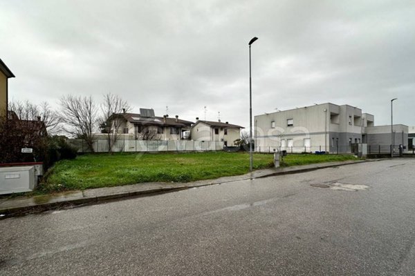 terreno edificabile in vendita a San Giorgio Bigarello