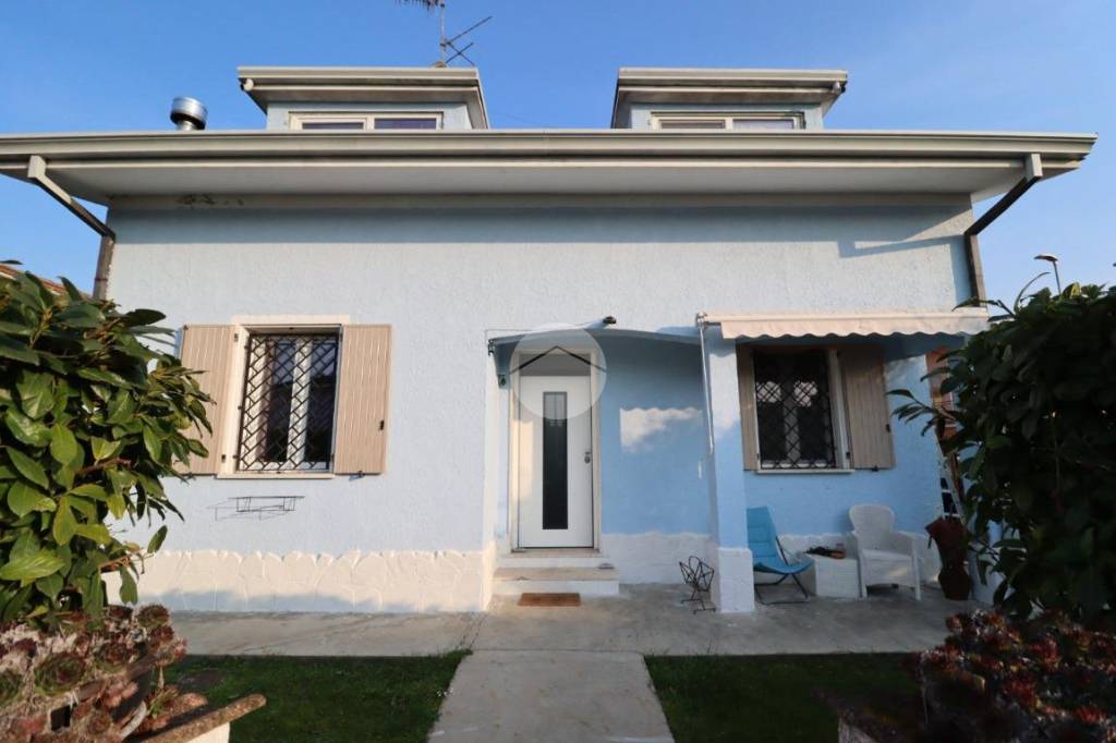 casa indipendente in vendita a San Giorgio Bigarello in zona Villanova De Bellis