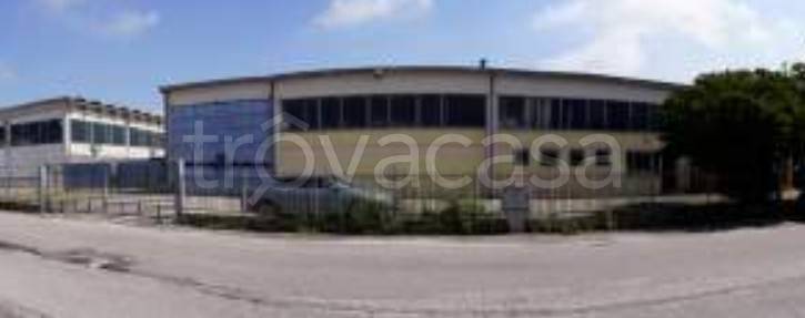 locale commerciale in vendita a San Giorgio Bigarello