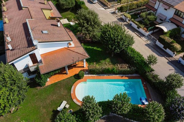 casa indipendente in vendita a San Giorgio Bigarello in zona Stradella