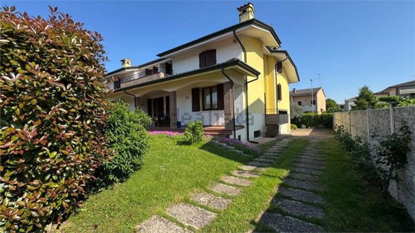 casa indipendente in vendita a San Giorgio Bigarello