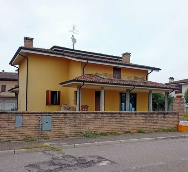 casa indipendente in vendita a San Giorgio Bigarello