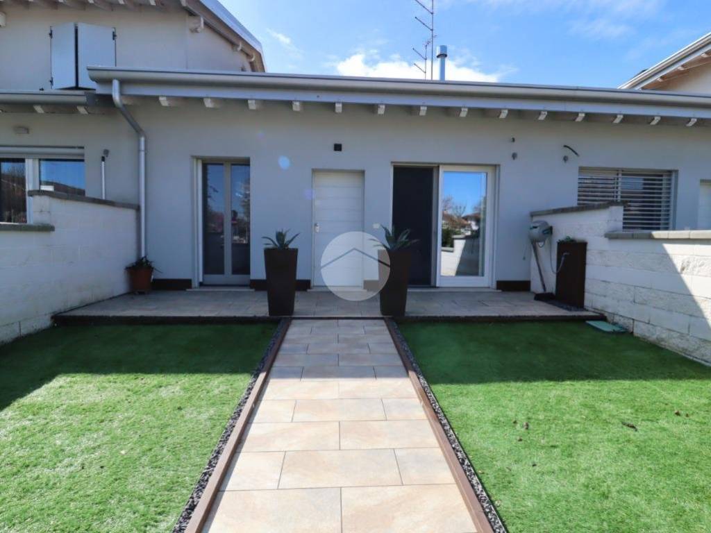 casa indipendente in vendita a San Giorgio Bigarello in zona Tripoli