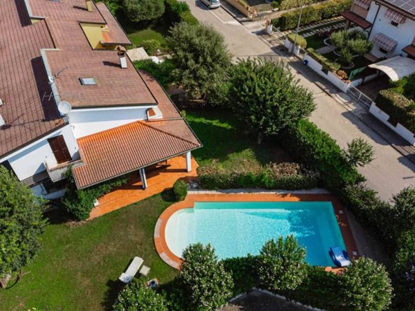 casa indipendente in vendita a San Giorgio Bigarello in zona Stradella