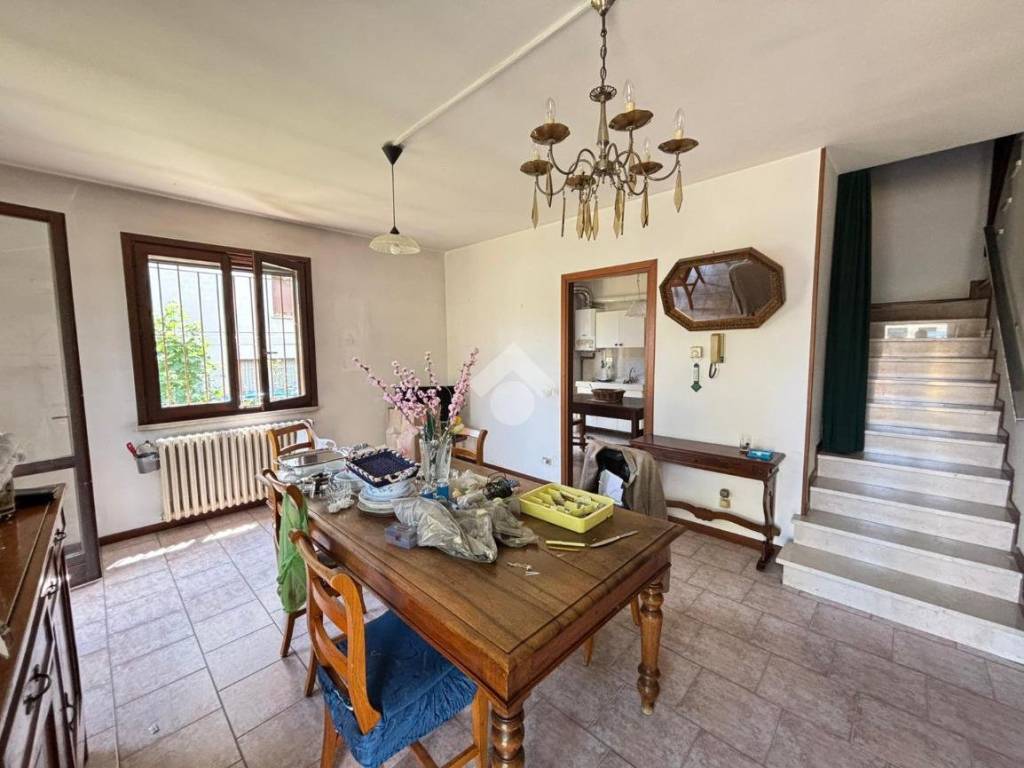 casa indipendente in vendita a San Giorgio Bigarello in zona Mottella