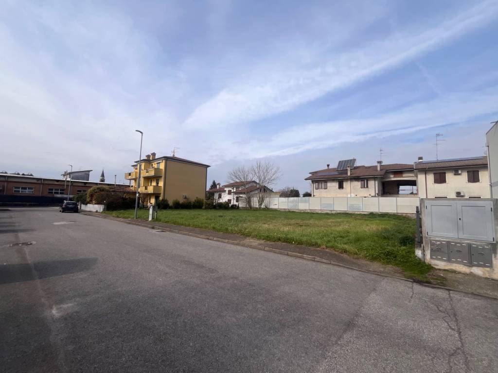 terreno agricolo in vendita a San Giorgio Bigarello in zona Stradella