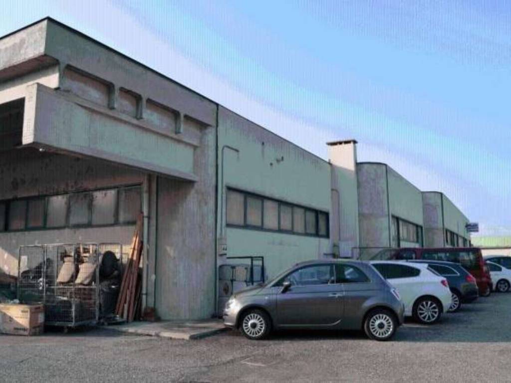 locale commerciale in vendita a San Giorgio Bigarello