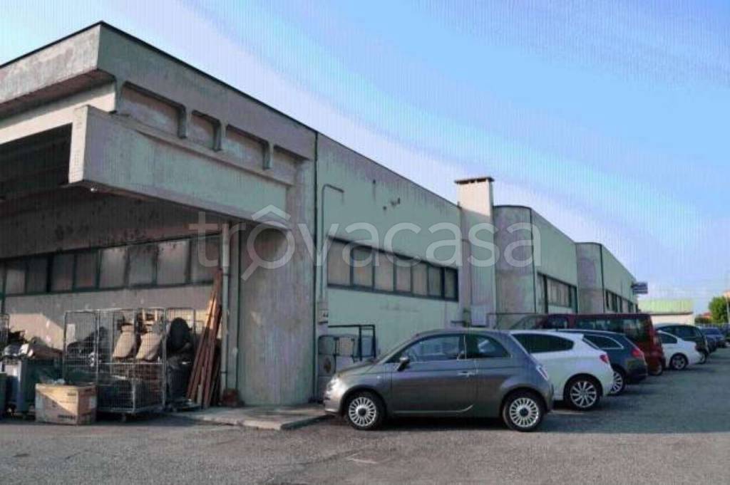 locale commerciale in vendita a San Giorgio Bigarello