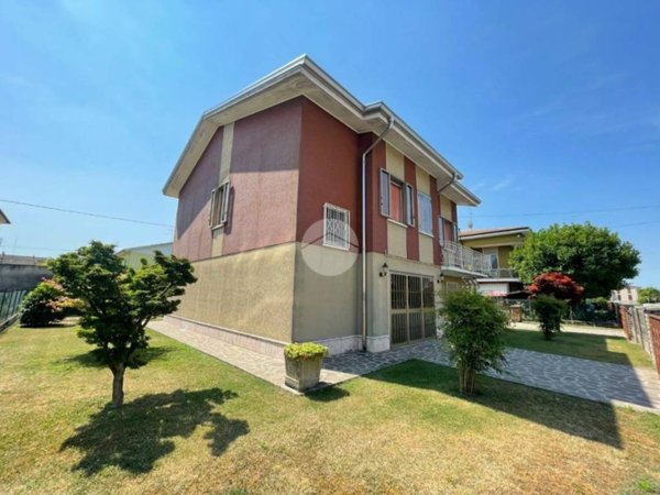 casa indipendente in vendita a San Giorgio Bigarello in zona Mottella