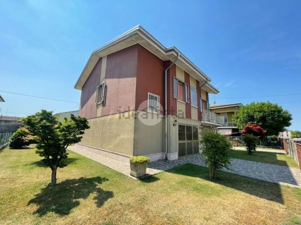casa indipendente in vendita a San Giorgio Bigarello in zona Mottella