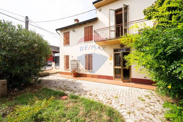 casa indipendente in vendita a San Giorgio Bigarello in zona Bigarello