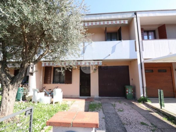 casa indipendente in vendita a San Giorgio Bigarello in zona Bigarello