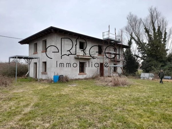 casa indipendente in vendita a San Giorgio Bigarello in zona Bigarello