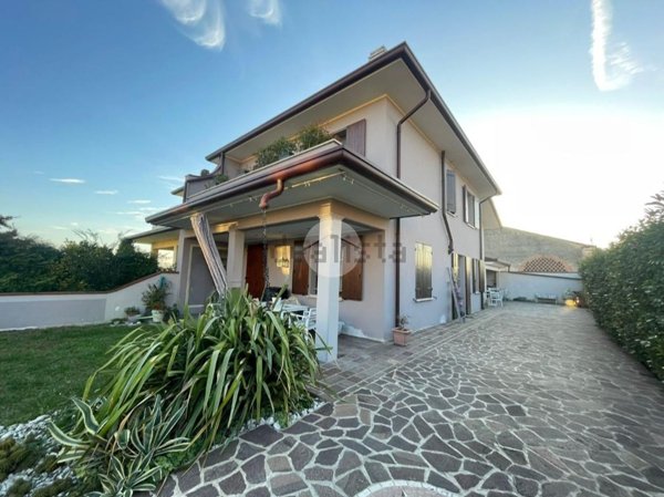 appartamento in vendita a San Giorgio Bigarello in zona Ghisiolo