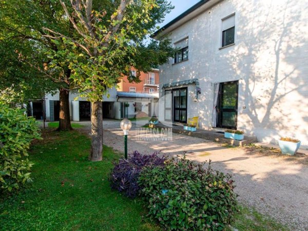 casa indipendente in vendita a San Giorgio Bigarello in zona Mottella