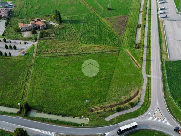 terreno agricolo in vendita a San Giorgio Bigarello