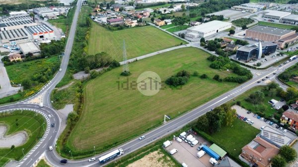 terreno edificabile in vendita a San Giorgio Bigarello