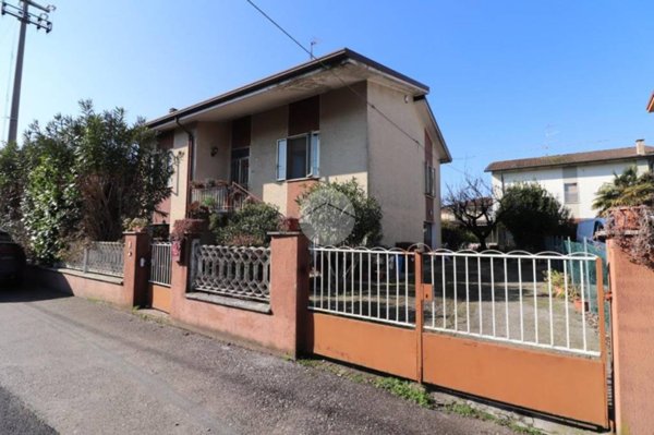 casa indipendente in vendita a San Giorgio Bigarello in zona Stradella