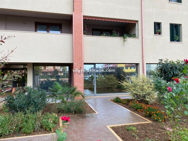 ufficio in vendita a San Giorgio Bigarello in zona Mottella