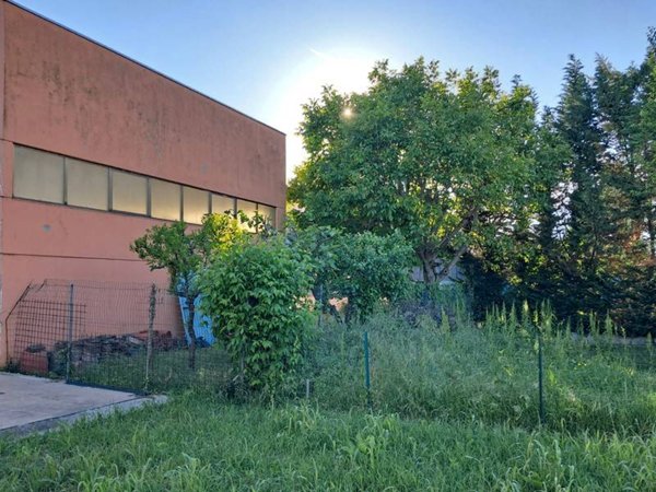 locale commerciale in vendita a San Giorgio Bigarello