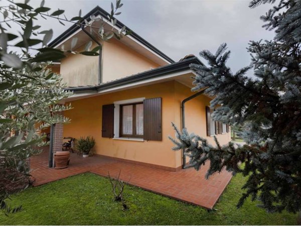 casa indipendente in vendita a San Giorgio Bigarello in zona Tripoli