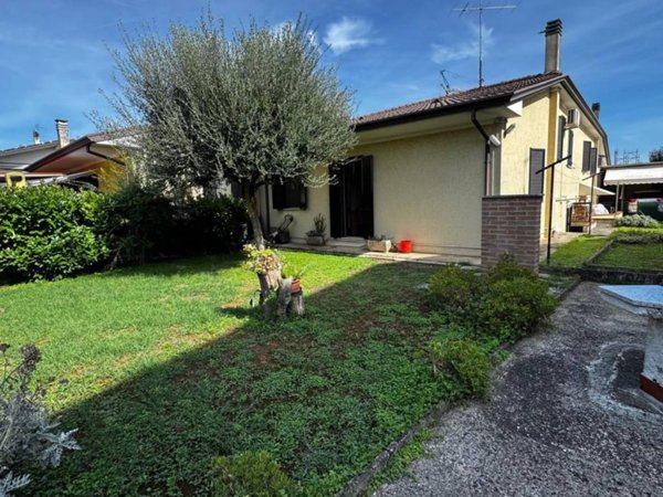 casa indipendente in vendita a San Giorgio Bigarello in zona Tripoli