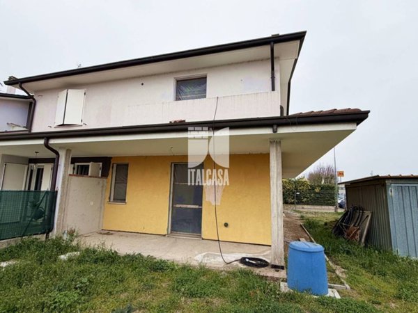 casa indipendente in vendita a San Giorgio Bigarello in zona Stradella