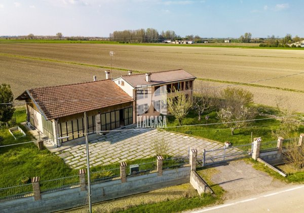 casa indipendente in vendita a San Giorgio Bigarello in zona Bazza