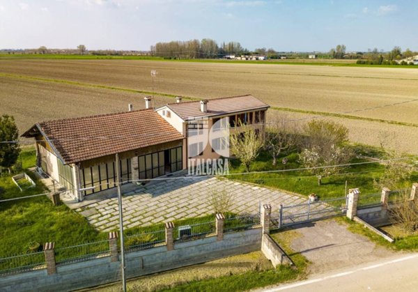 casa indipendente in vendita a San Giorgio Bigarello in zona Bazza