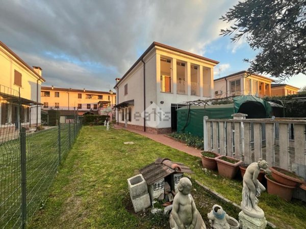 casa indipendente in vendita a San Giorgio Bigarello in zona Mottella