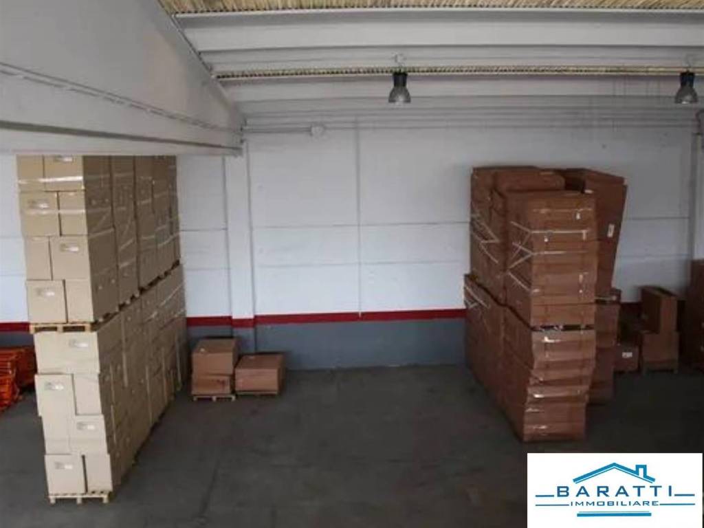 locale commerciale in vendita a San Giorgio Bigarello