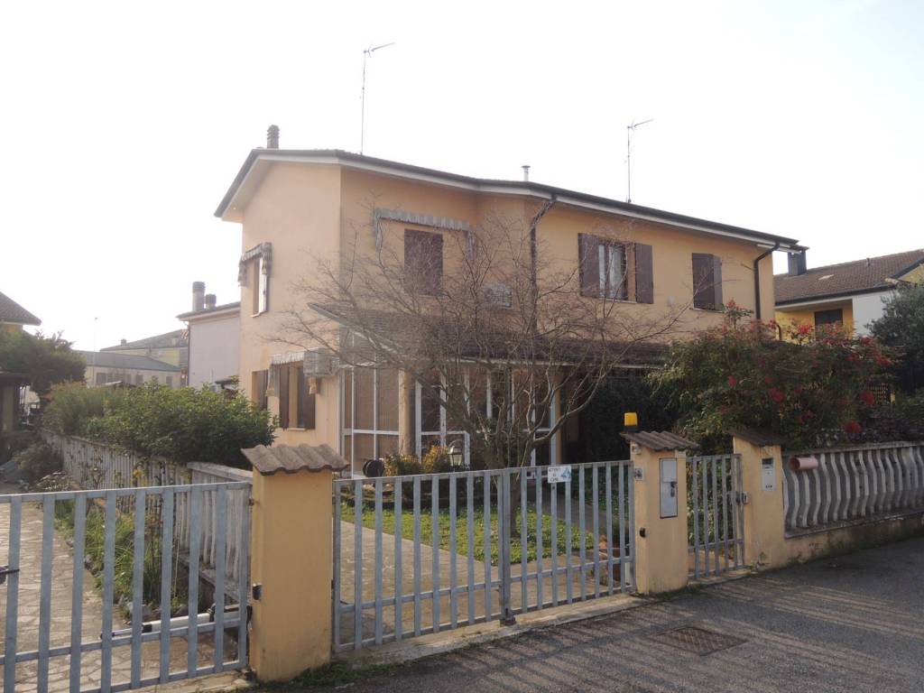 casa indipendente in vendita a San Giorgio Bigarello