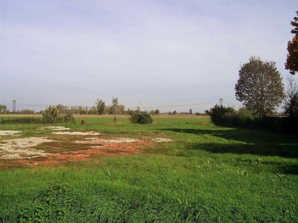 terreno edificabile in vendita a San Giorgio Bigarello