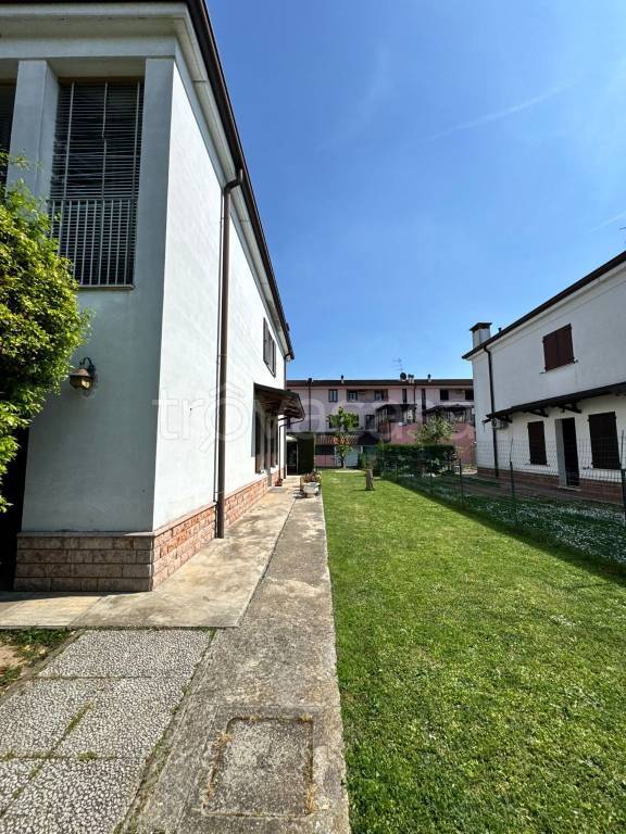 casa indipendente in vendita a San Giorgio Bigarello