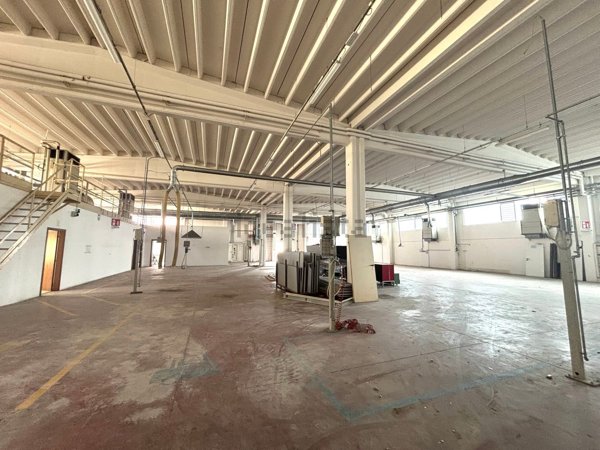 capannone in vendita a San Giorgio Bigarello