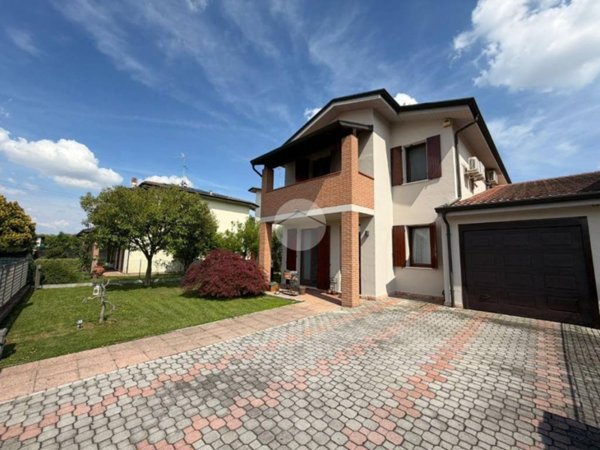 casa indipendente in vendita a San Giorgio Bigarello in zona Mottella