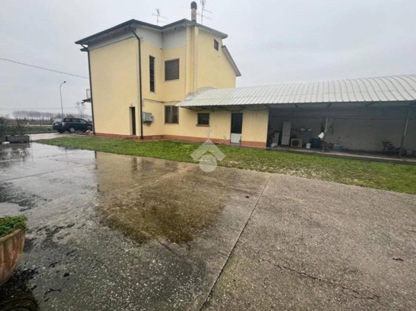 casa indipendente in vendita a San Giorgio Bigarello in zona Bigarello