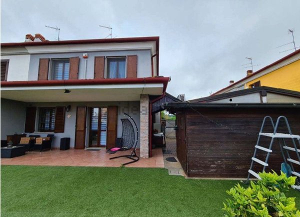 casa indipendente in vendita a San Giorgio Bigarello in zona Mottella