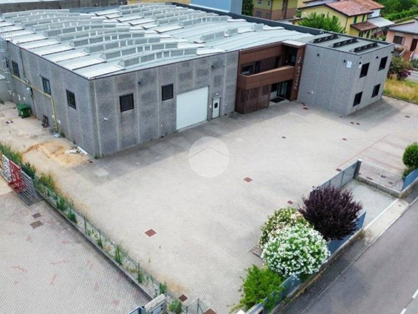 locale commerciale in vendita a San Giorgio Bigarello in zona Mottella