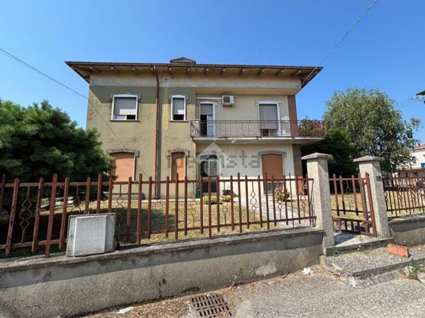 appartamento in vendita a San Giorgio Bigarello in zona Stradella